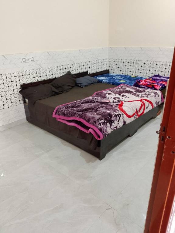 Spacious house with patio | Pets are welcome in Vrindavan