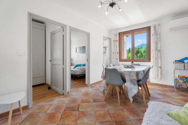 Child-friendly apartment with terrace, garden & barbecue | Mountain view | Pets allowed — photo 3