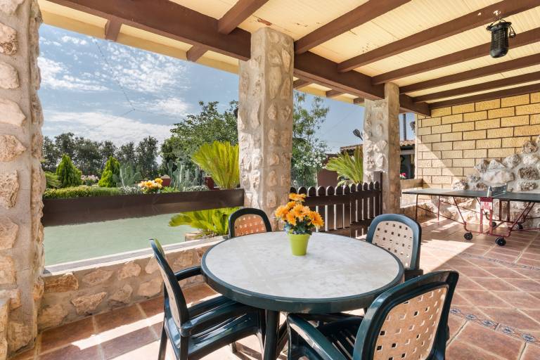 Villa with patio, private pool & yard | Mountain view — photo 3