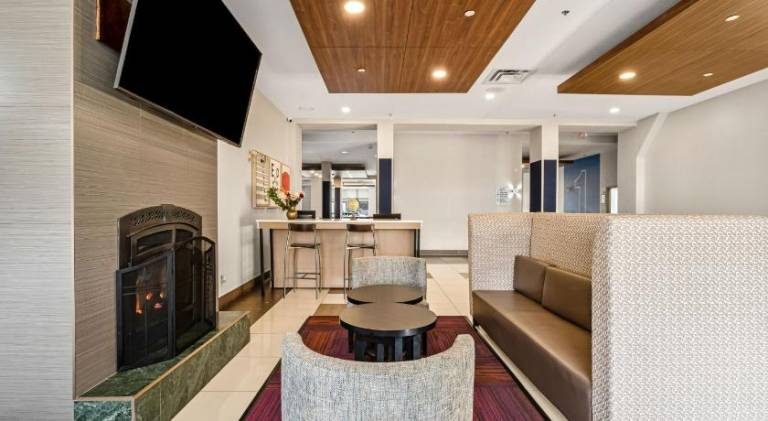 Holiday Inn Express Hotel & Suites-Edmonton South By IHG — photo 2