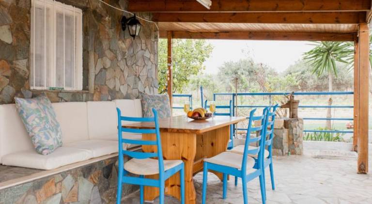 Vacation home with garden, terrace & grill — photo 3