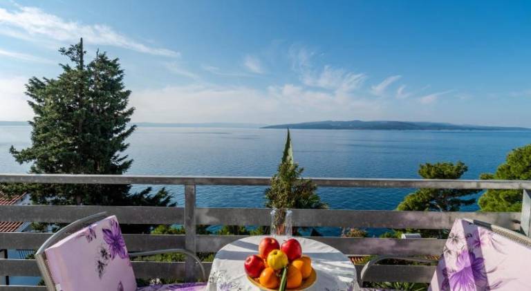Apartments Tolic in Baska Voda