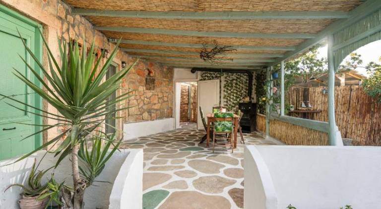 Vacation home with garden, patio & grill in Sitia