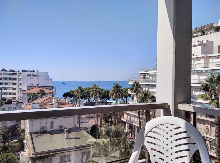 Holiday apartment with terrace & garden — photo 4