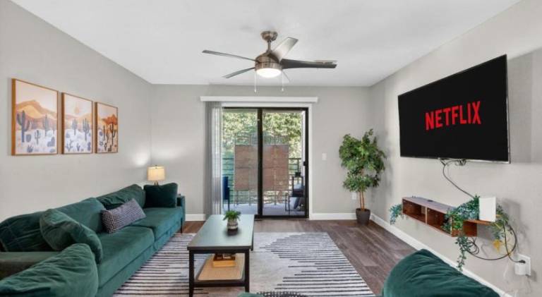 Rental apartment with jacuzzi & pool | Suitable for remote work in Surprise, AZ