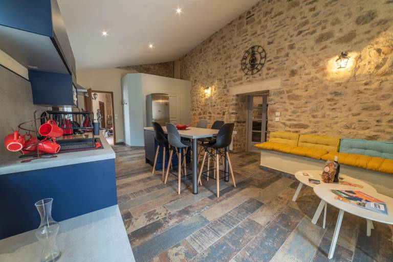 Gite with heated pool, yard & BBQ — photo 3