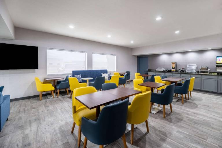 Quality Inn & Suites Artesia — photo 2