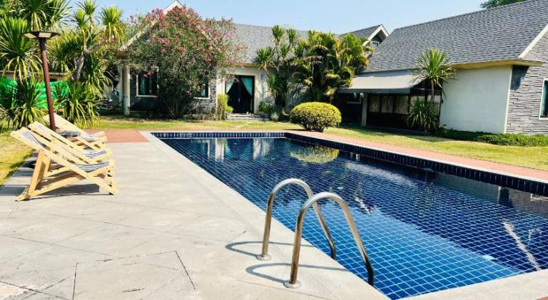 Villa with pool — photo 3