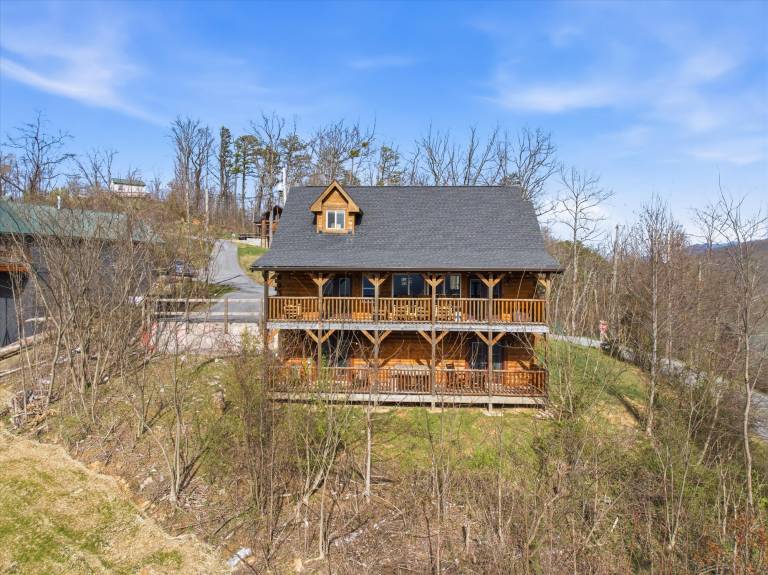 Fully equipped charming cabin with barbeque & jacuzzi | Dogs allowed — photo 2