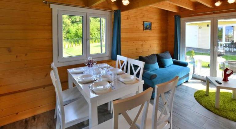 Vacation home with pool, BBQ & patio | Pets allowed — photo 5