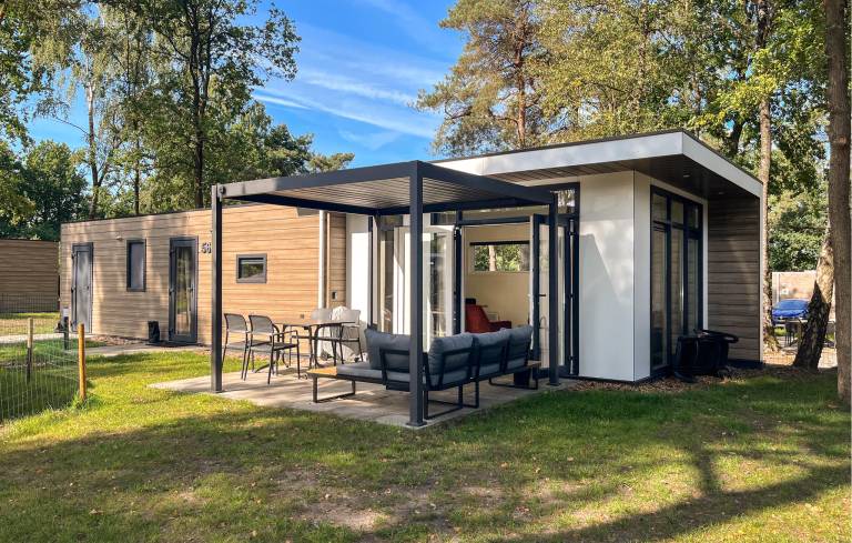 Ferienhaus mit Terrasse, Garten und Grill