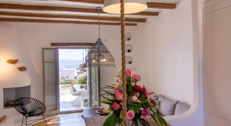 House with patio & garden — photo 4