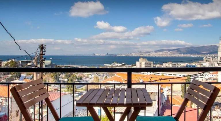 Vacation home | Close to Konak Square | Pets allowed — photo 4