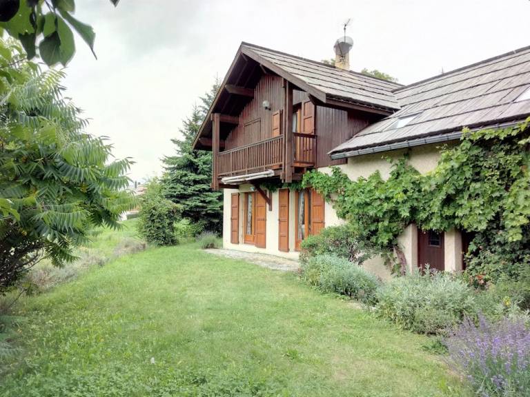 Chalet  Chantemerle