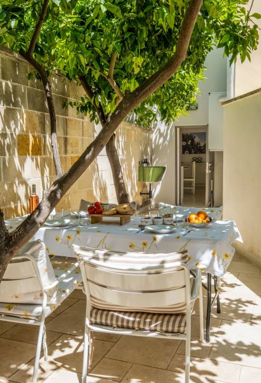 Apartment 'Dimora Egilò - Violet' with Private Terrace, Wi-Fi and Air Conditioning — photo 4
