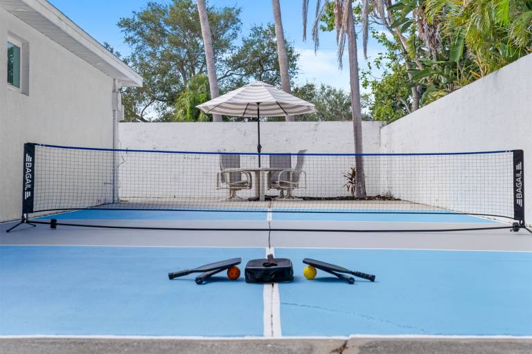 Family-oriented house with jacuzzi, BBQ & private pool | Pets allowed — photo 5