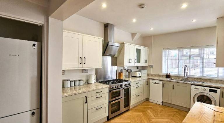 Rental apartment with 3 rooms for 5 persons — photo 2