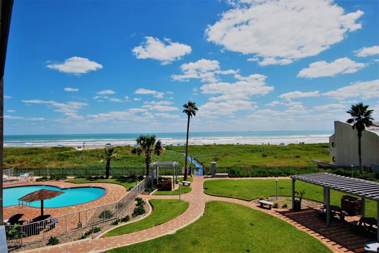 Children-friendly charming condo with private pool | Close to the beach | Pets allowed in South Padre Island, TX
