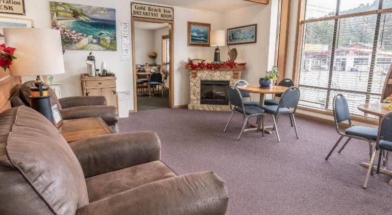 Gold Beach Inn and Ireland's Rustic Lodge — photo 2