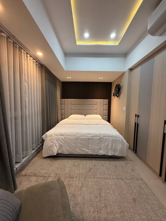 100 m² Privatzimmer