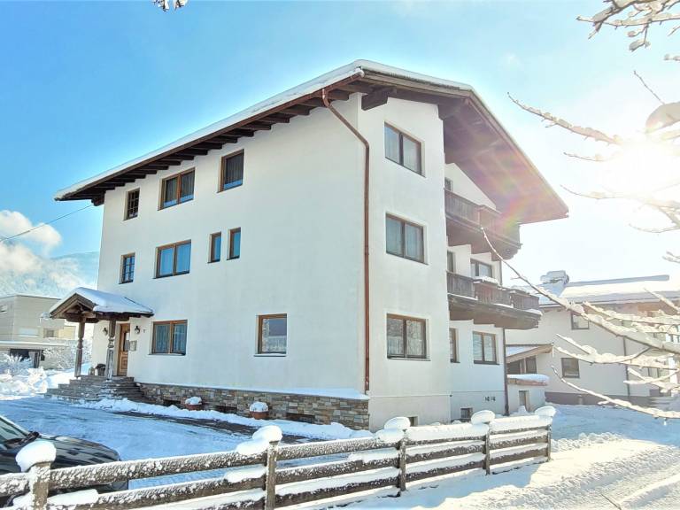Ferienhaus in Strass im Zillertal für max. 24 Personen Ferienhaus in Strass im Zillertal für max. 24 Personen