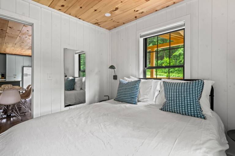 2Bdrm Cabin 4 Gburg Pet Friendly Firepit Games — photo 4