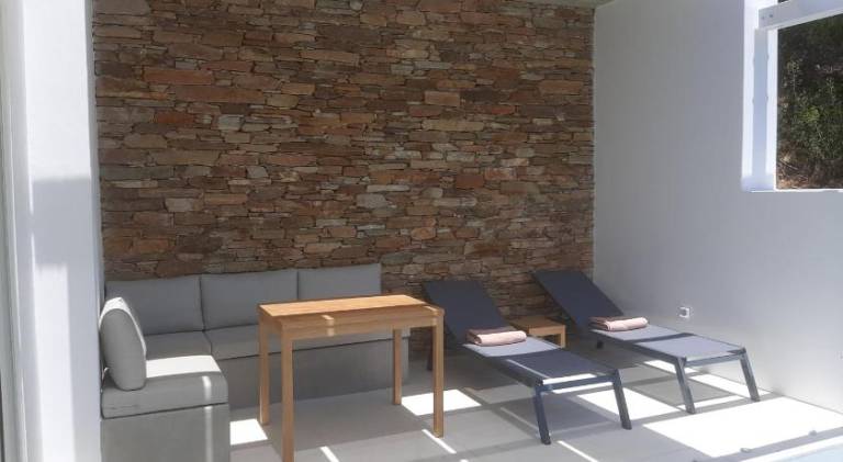 Apartment with pool — photo 4