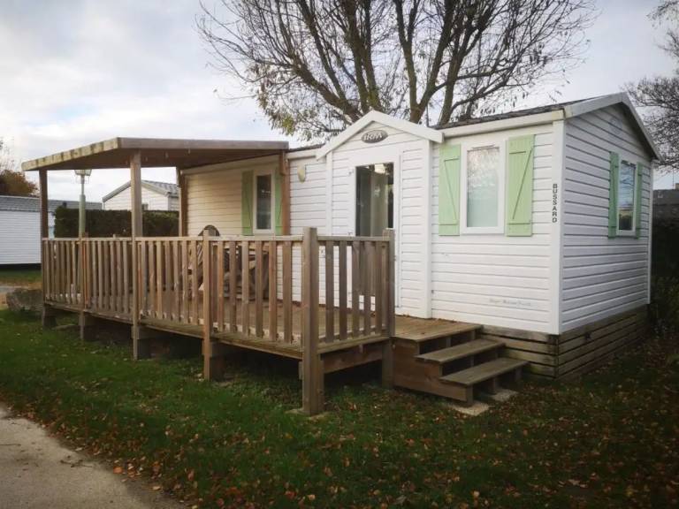 Family-friendly camping with patio, heated pool & sauna | Beach nearby | Pets allowed — photo 3