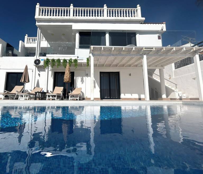 Villa  Adeje