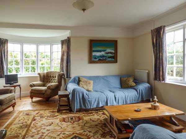 Family-oriented cottage with yard | Beach view | Beach nearby | Pets allowed — photo 3