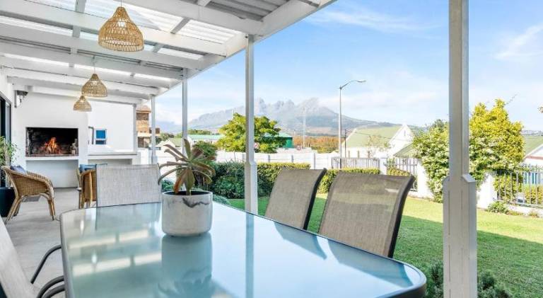 600 m&sup2; Ferienhaus