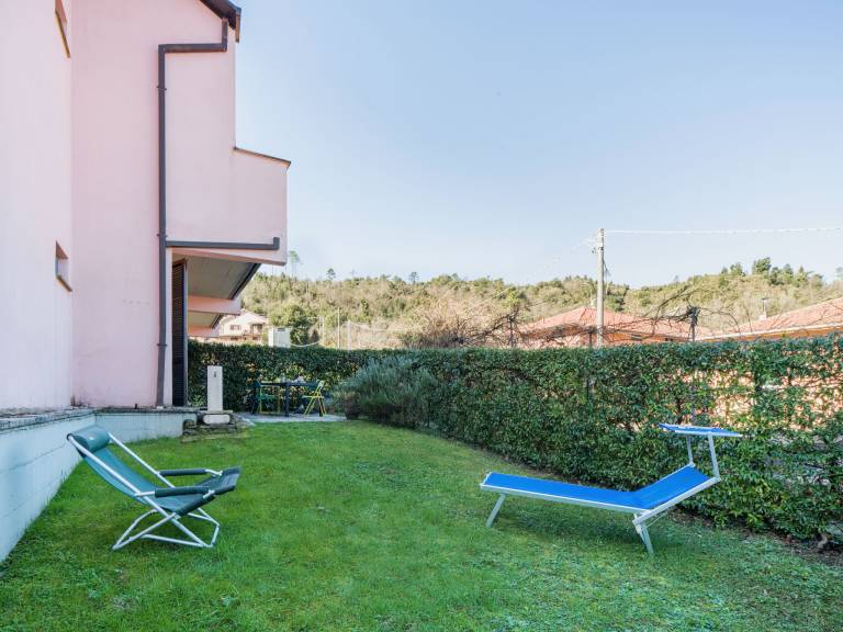 Rental apartment with pool, patio & grill — photo 3