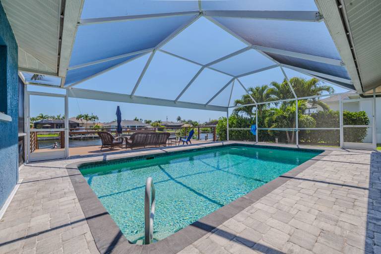 Sleeps 6 - 3BR - 2BA - pool - Sun deck - Coastal — photo 5