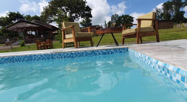 Lodge with barbeque, garden & pool — photo 5