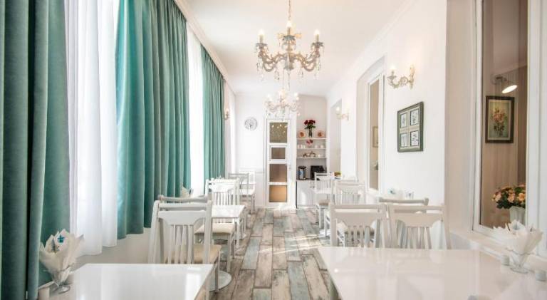 Children-friendly lovely serviced apartment with terrace | Close to Rustaveli Avenue | Perfect for remote work | Dogs allowed — photo 2