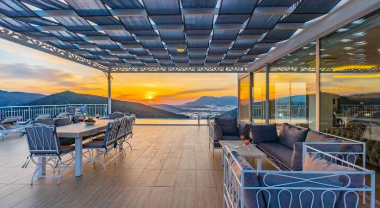 Fully equipped beautiful villa with BBQ, private pool & yard | Pets allowed — photo 3