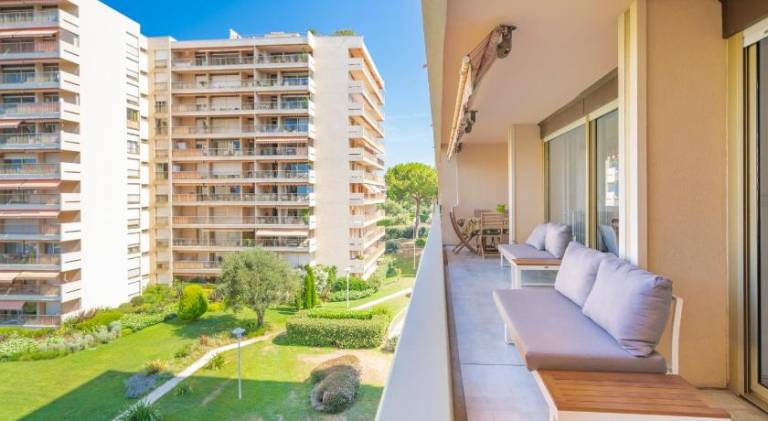 Holiday apartment with pool — photo 5