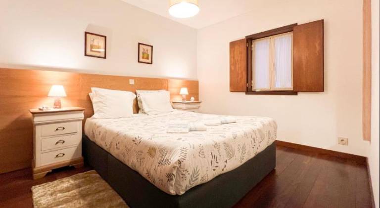 Rental apartment with terrace & barbecue in Braga