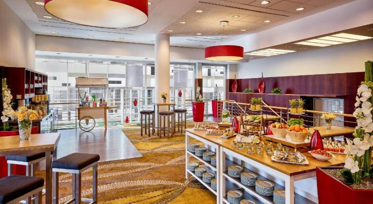 Courtyard by Marriott Duesseldorf Hafen — photo 2