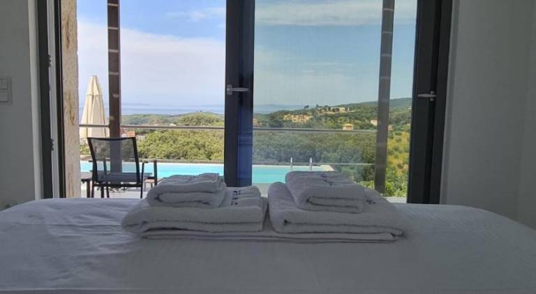 Villa with private pool, terrace & yard — photo 2