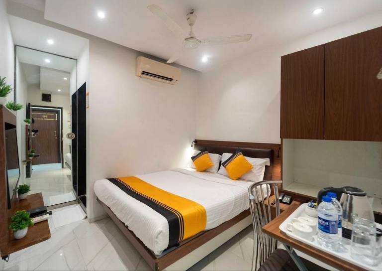 Hotels Rexton Inn Near Powai Lake & Bomaby IIT