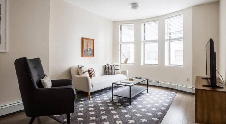 Beautiful 2 Bedroom Financial District Apartment in Cambridge, ON