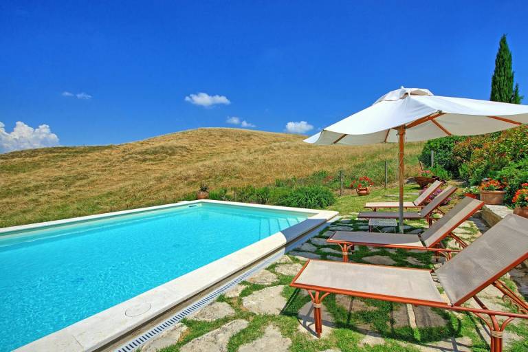 Villa with terrace, private pool & barbeque — photo 3