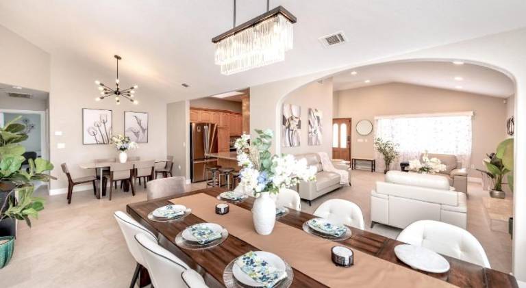 Fully equipped charming vacation home with yard & barbeque | Perfect for remote work | Pets allowed — photo 3