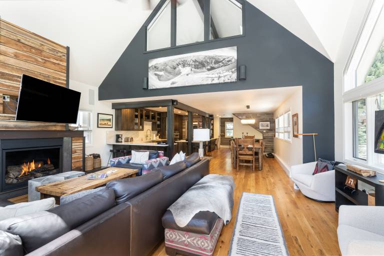 Town of Telluride 4 Bedroom 3 1/2 Bath Gem — photo 2
