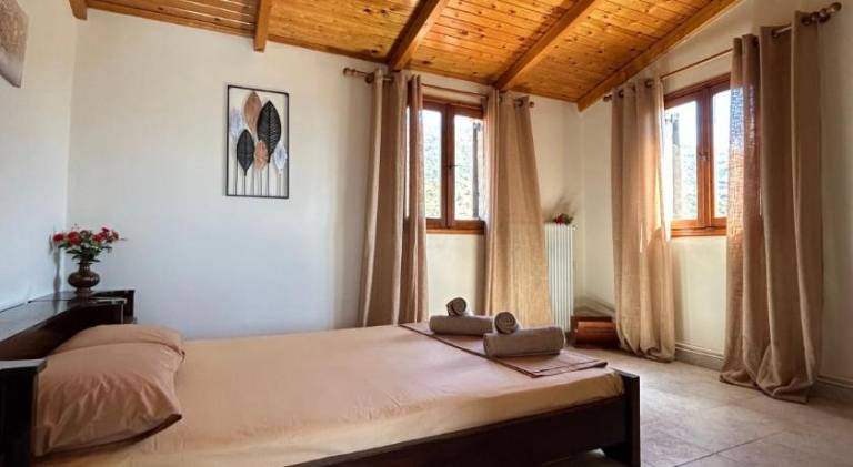 Ziras Traditional Villa in Eretria