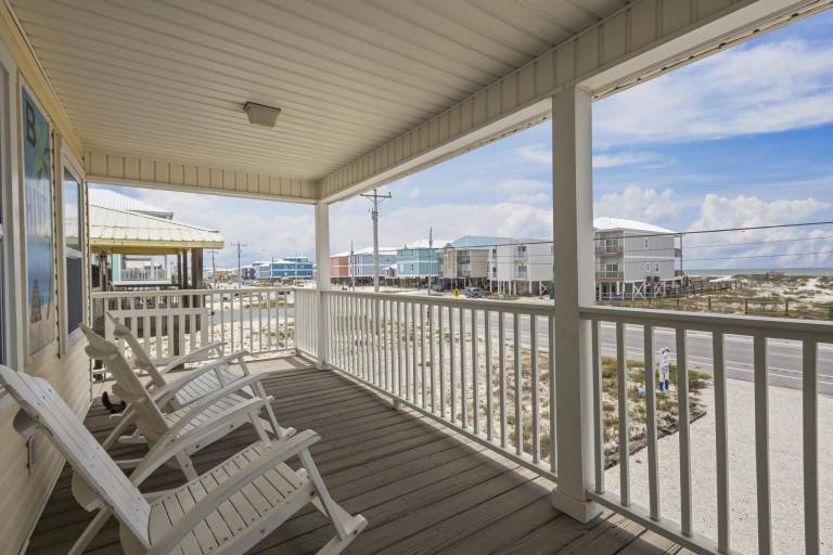 A honey of a beach house, across from the beach — photo 4