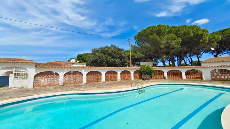Family-friendly villa with BBQ, yard & terrace | Pet-friendly — photo 2