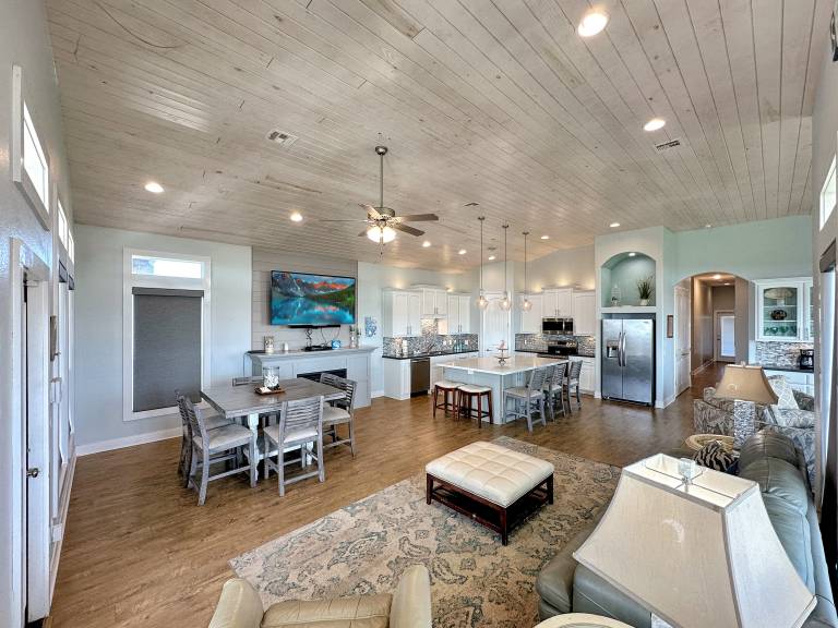 House with grill & yard | Beach view — photo 4