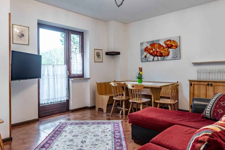 Apartment with yard, BBQ & pool — photo 4